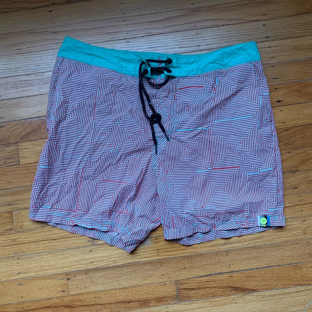 Vast Vastlife Men's Size 32 Geometric Psychodelic Swim Surf Board